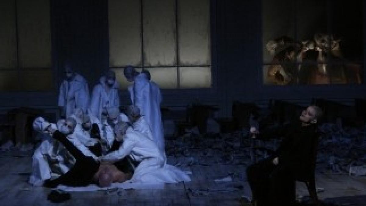 BUSibiu_CCE2007_Faust_spectacol_Purcarete_32