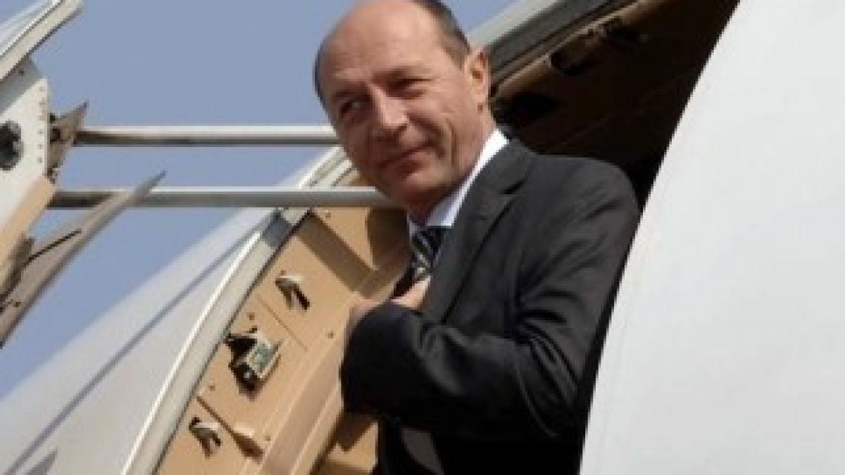 Basescu-avion-345