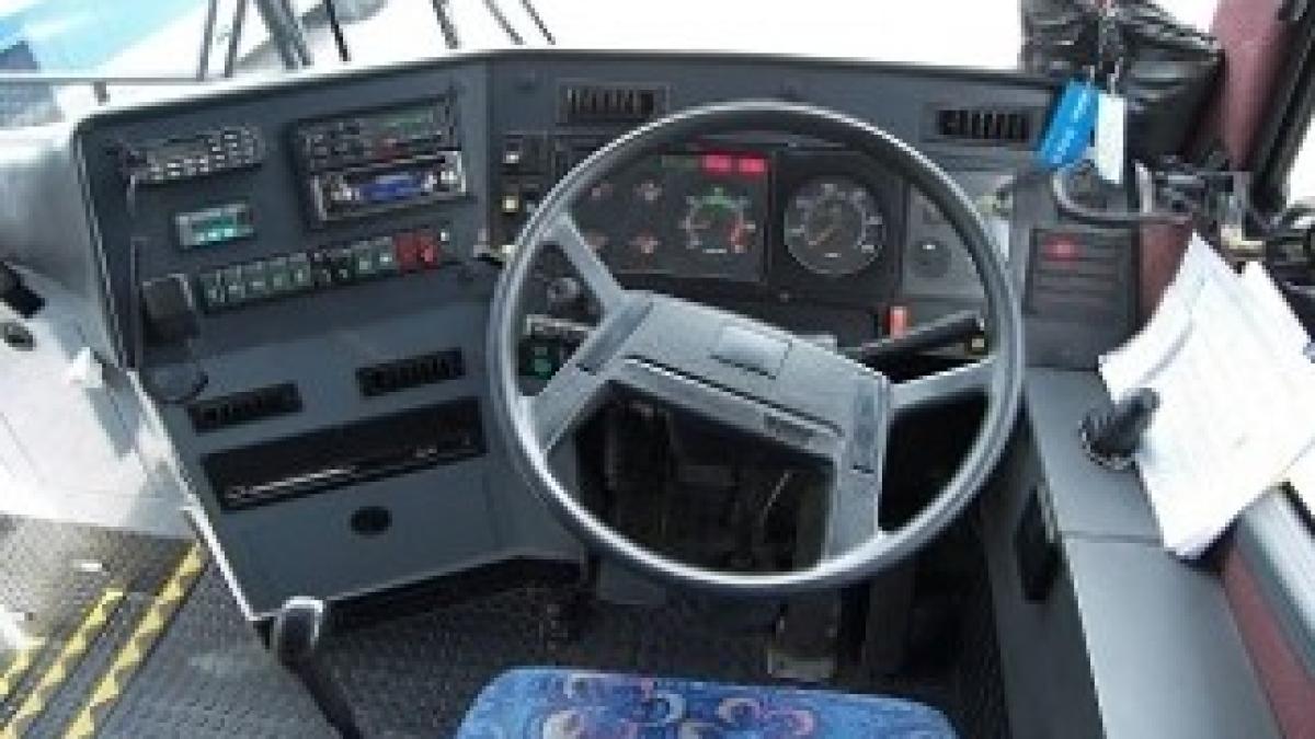 bus-driver-wheel