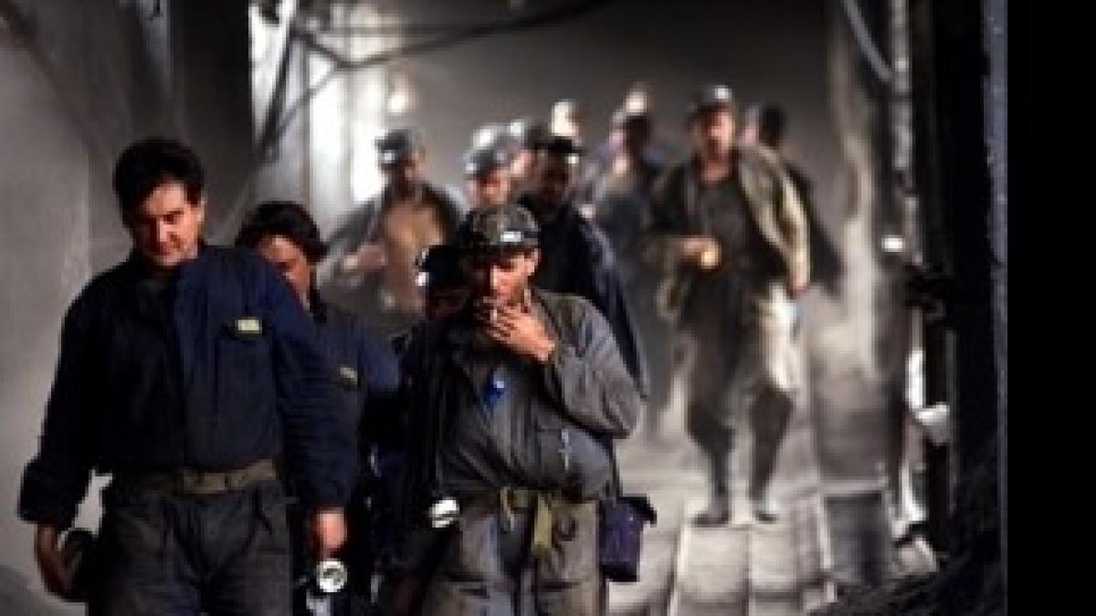 protest-la-mina-lonea.21-de-mineri-s-au-blocat-subteran1371147600