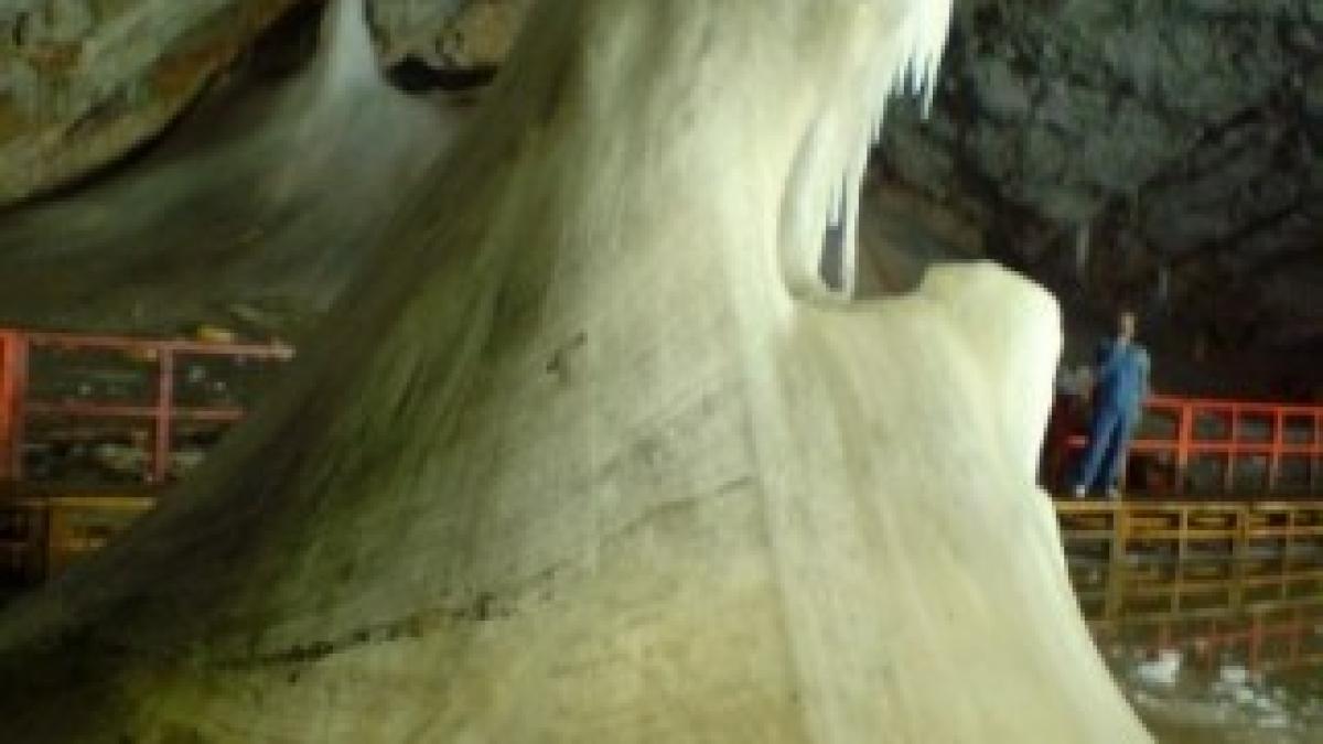 ghetarul-de-la-scarisoara