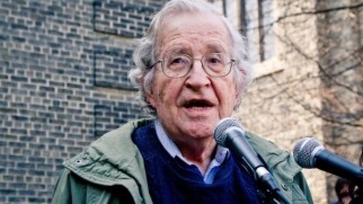 noam-chomsky-snowden-dece