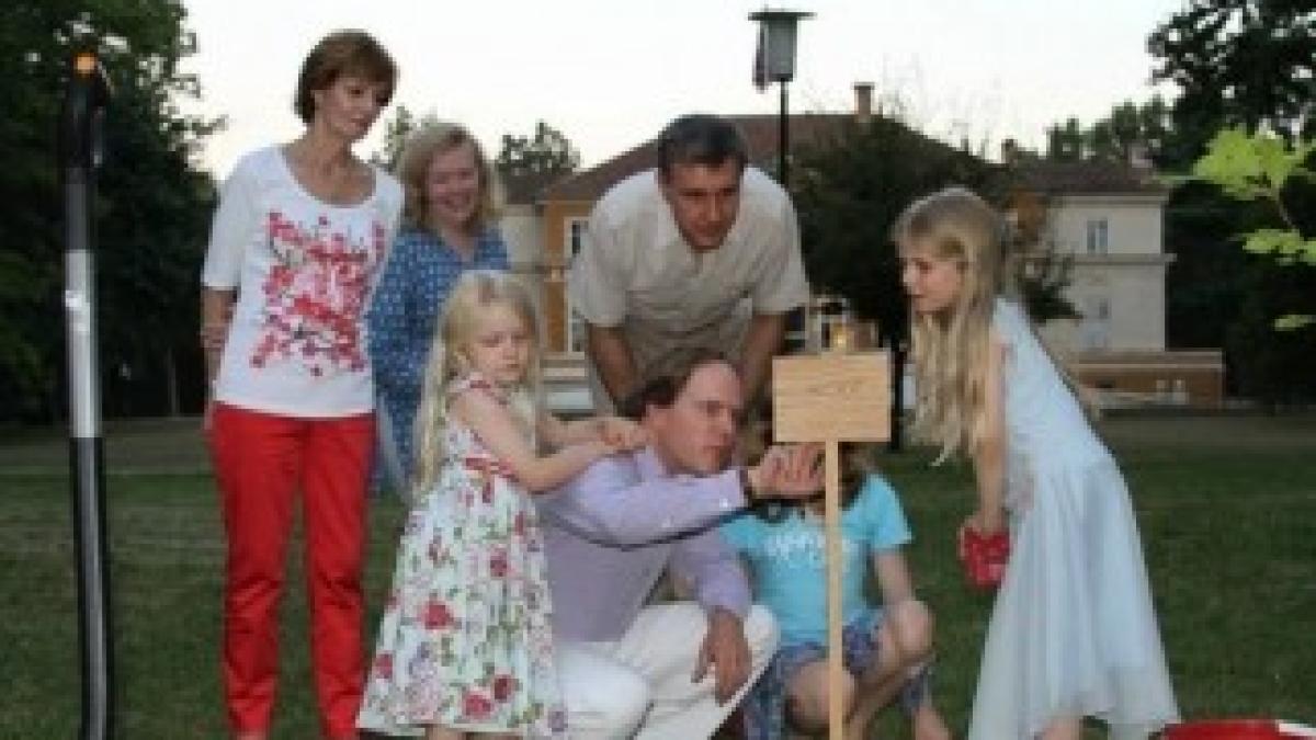 1012104_10151794845175854_1701888298_n