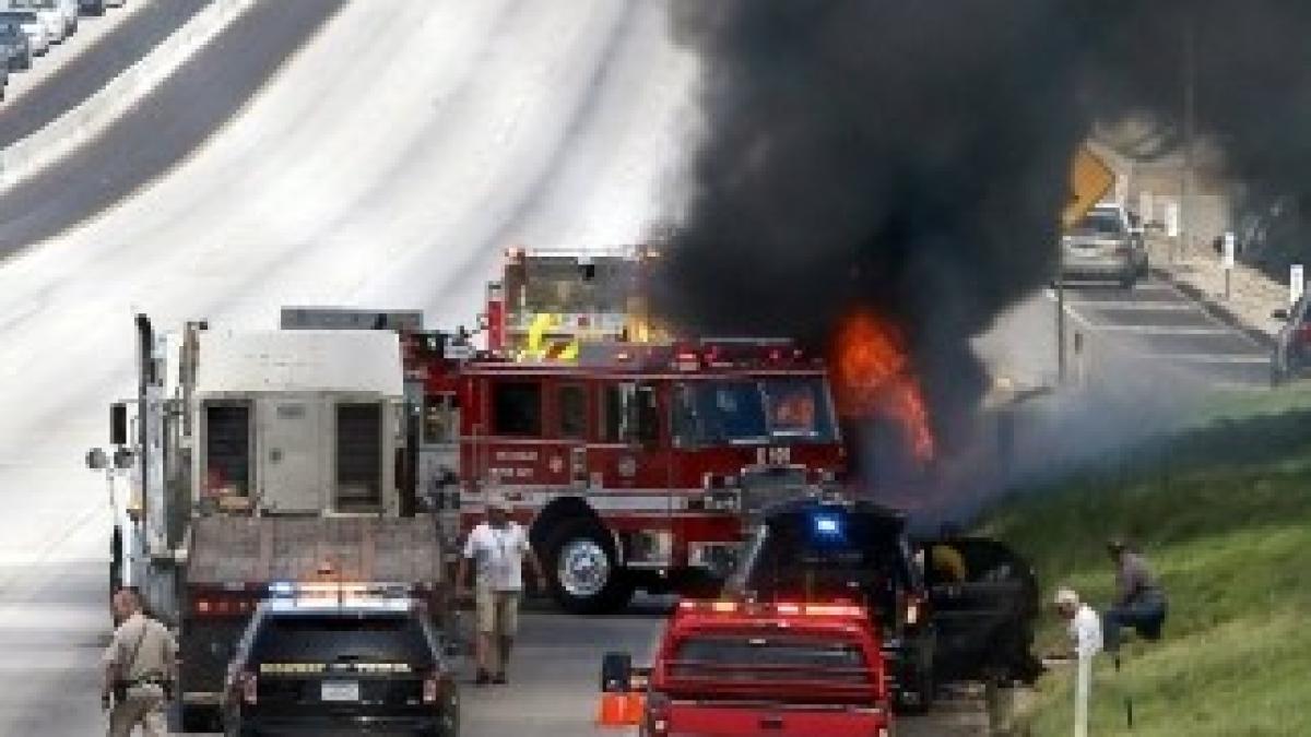 article-2397608-1B5F7F33000005DC-523_634x495