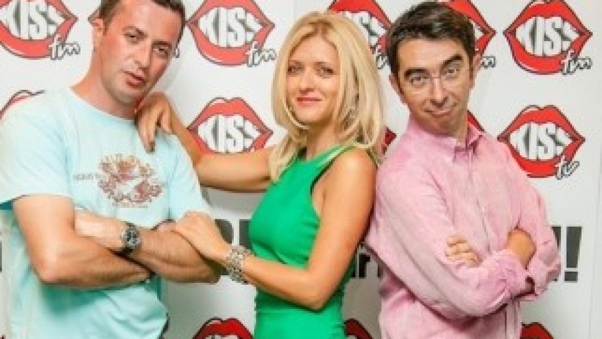 dezbracatu_gainusa_oana_paraschiv