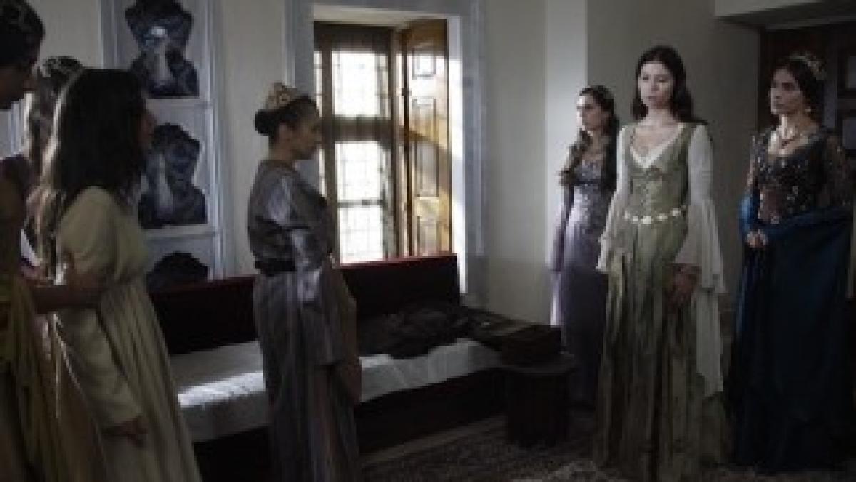 Selma-Ergec-2-Sultana-Hatice-1