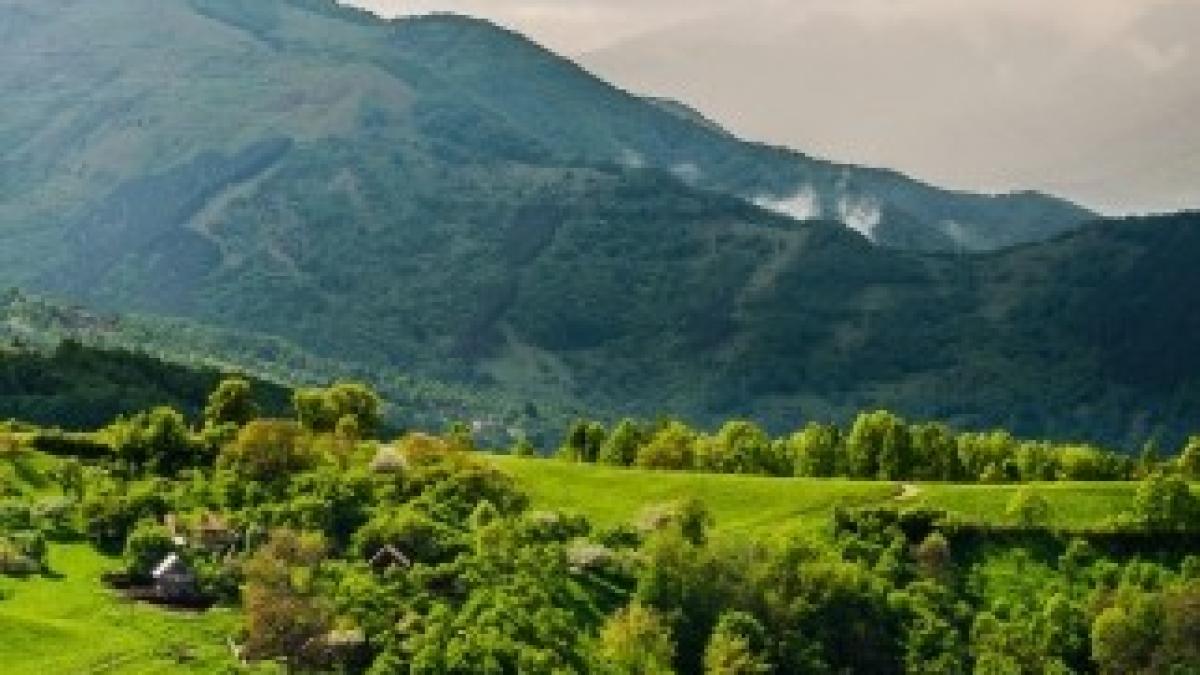 transylvania-romania-landscape-vanatorile-ponorului-transylvania-romania-most-beautiful-european-countries