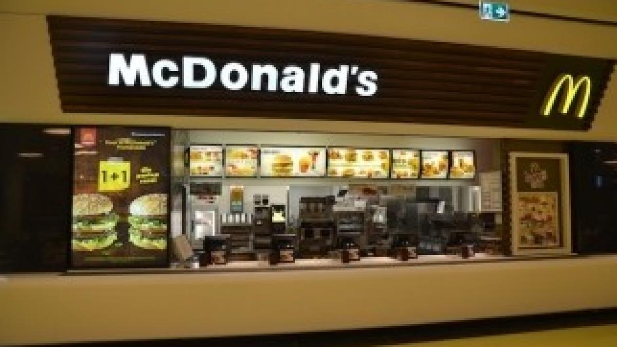 McDonalds-Promenada-Mall-1