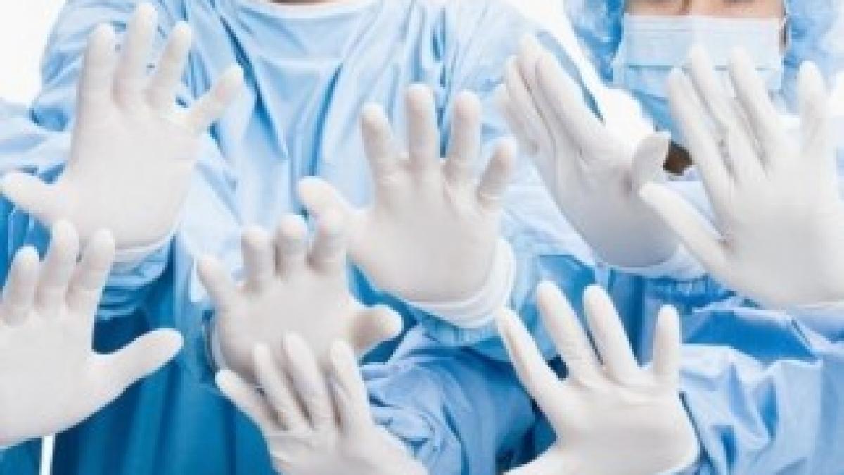 325128-protest-medici