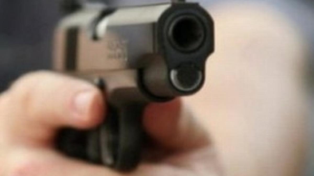 impuscaturi-in-trafic-in-borsa-doi-politisti-au-ajuns-la-spital-dupa-ce-au-fost-batuti-cu-batele-133734