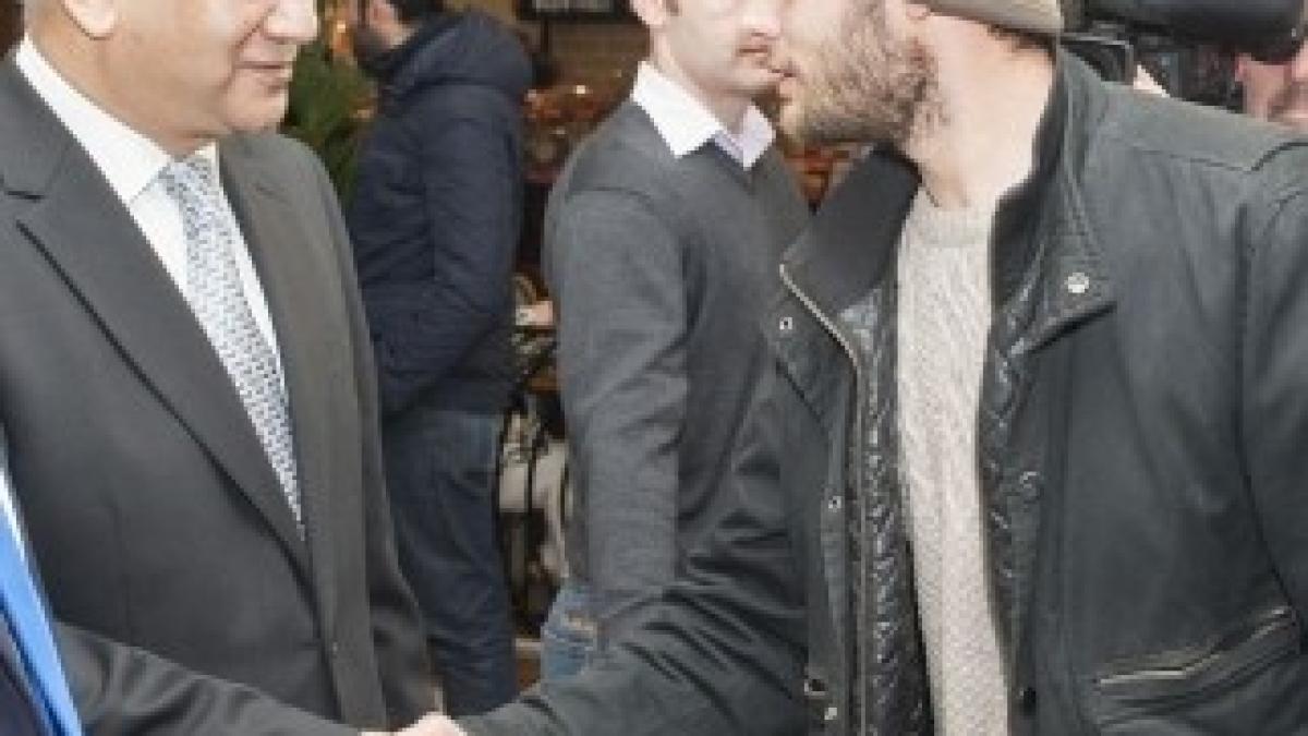 article-0-1A5DA1D400000578-221_634x566