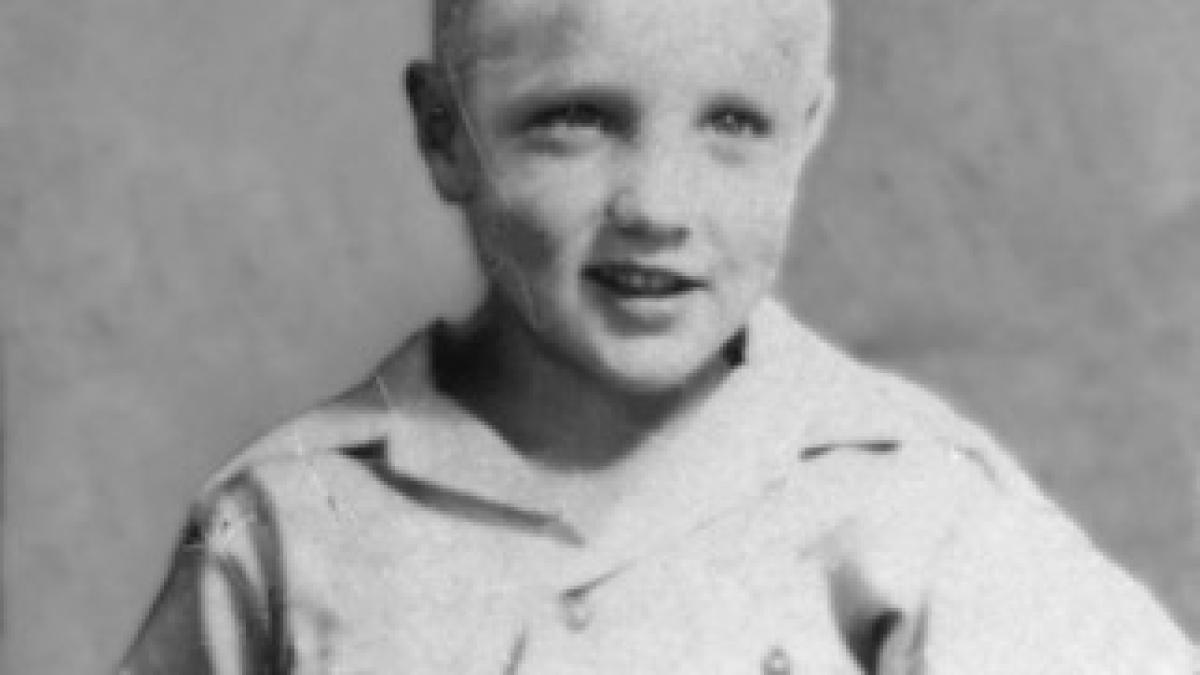 1939_elvis-aaron-presley