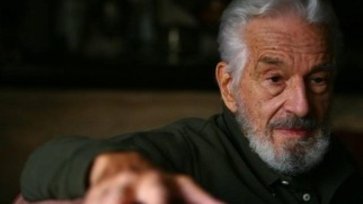 1616316_10201436707259947_879860344_n