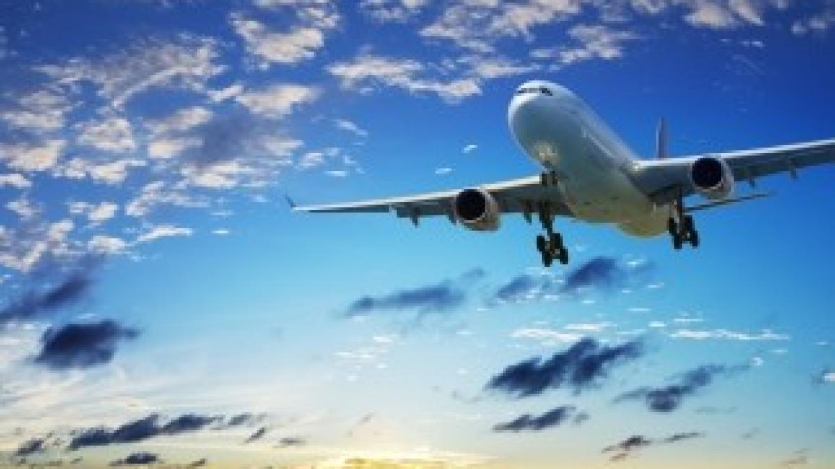 avion-boeing-787-cruzando-el-horizonte-al-atardecer-big-aircraft-flying-1920x1200-wallpaper-