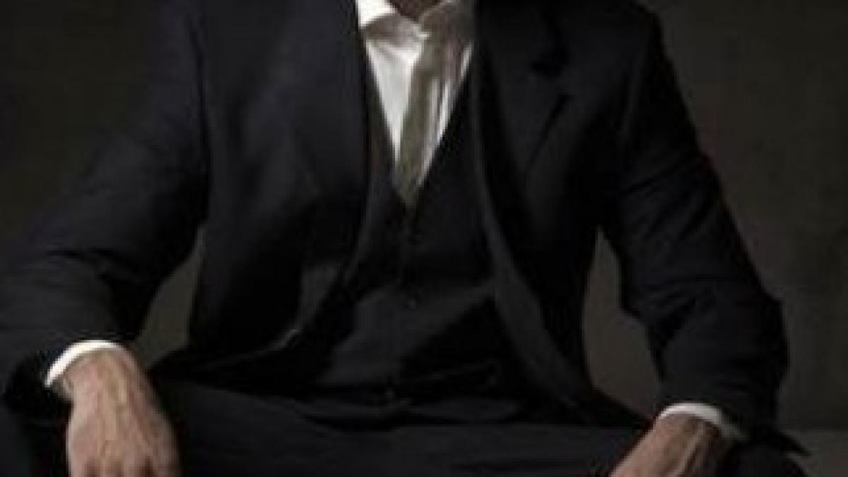 barbat_in_costum_4925e27d18_cbe130782d