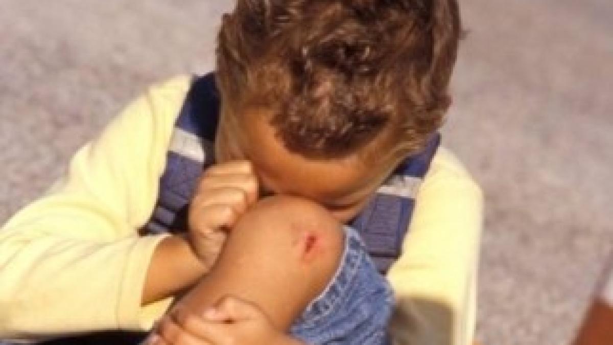 baietel_plange_strada_pierdut_6cb2056b17_09718200