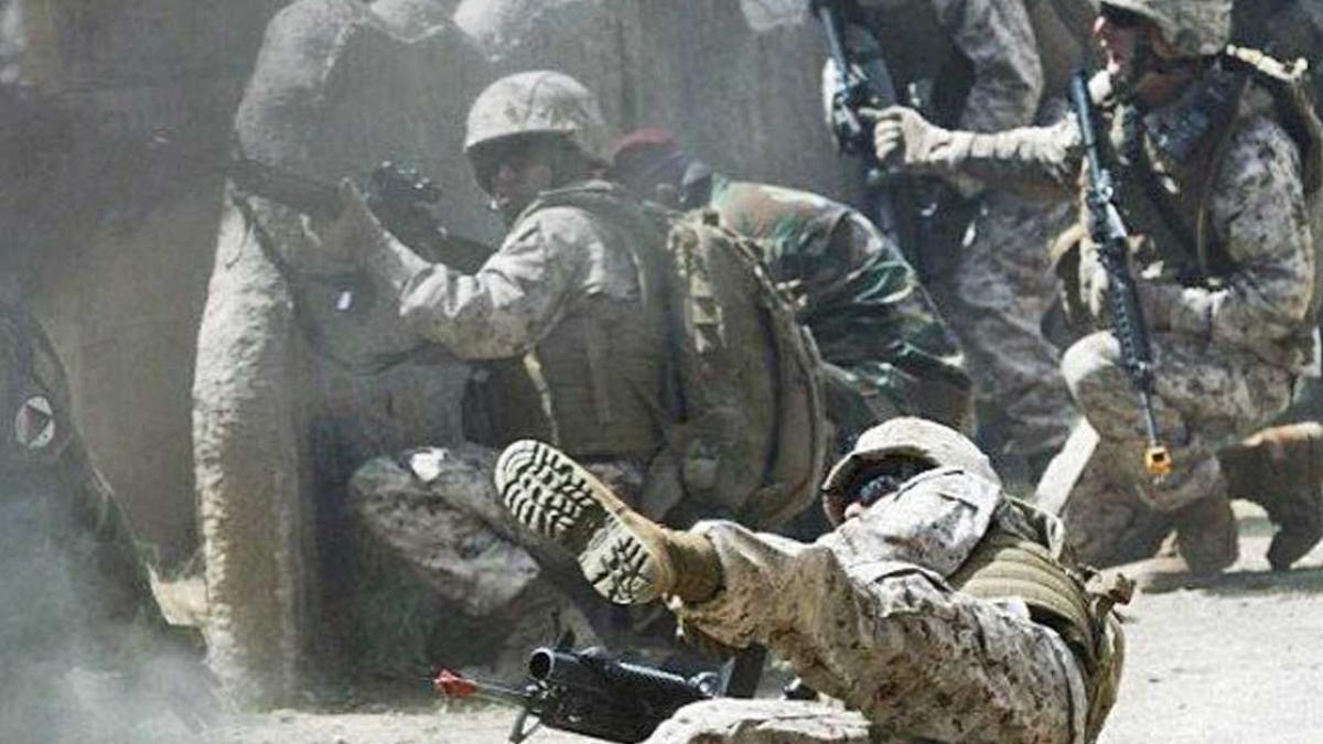 marine_snaps_leg_picks_up_photography_shoots_one_of_the_most_fascinating_military_instagrams_ever_71709200