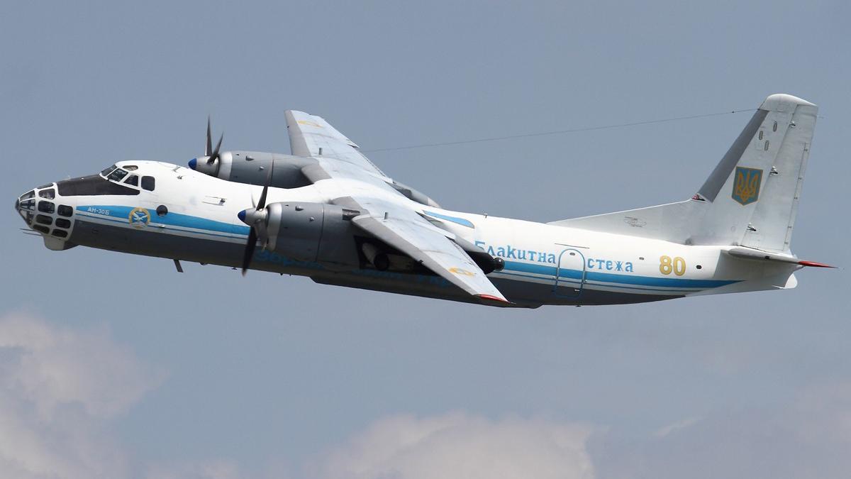 antonov_30b_41104700