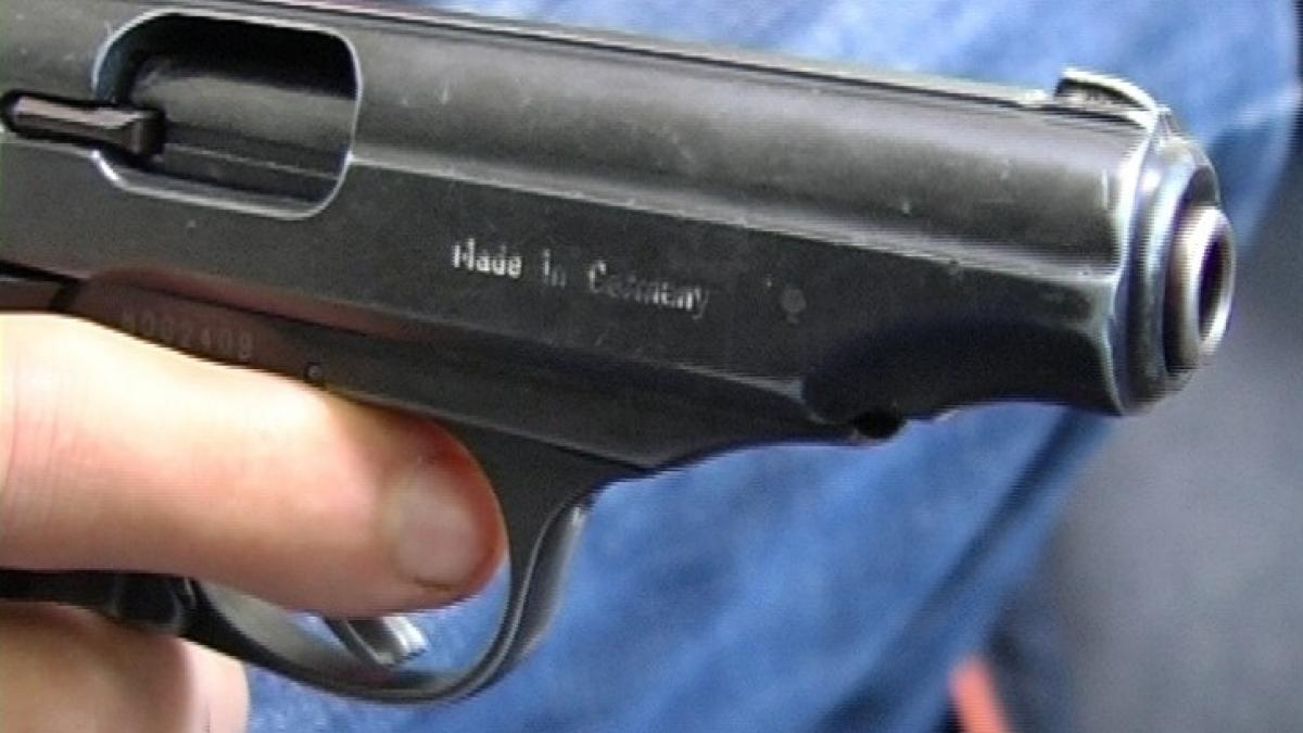 pistol_86637300_95163800