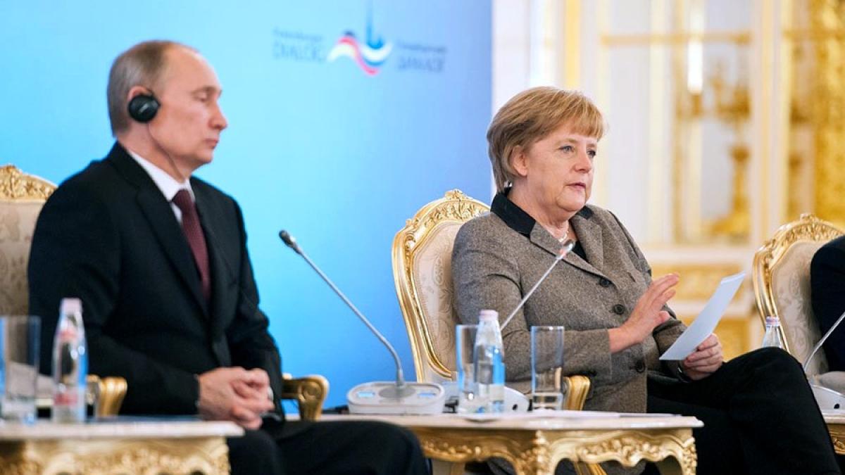 putin_merkel_37327800