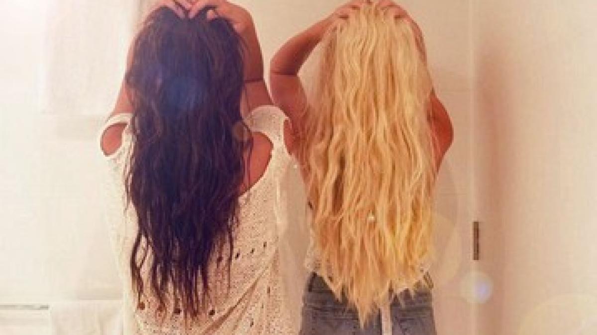 blonda_si_bruneta_30008700