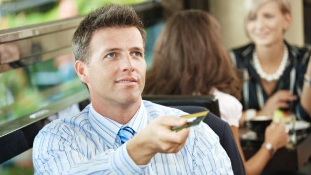 12card_shutterstock_03430800