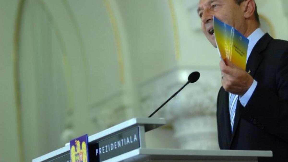 traian_basescu_constitutie_42801900