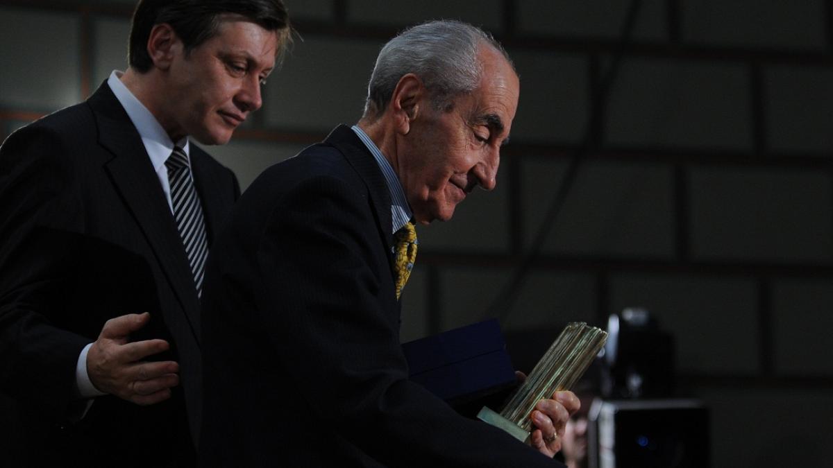 1294908830crin_antonescu__quintus__sa_2_83153400