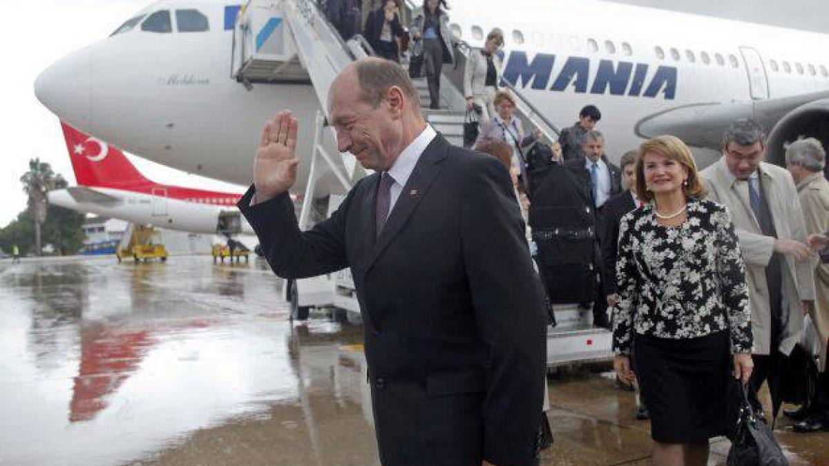 basescu_avion_70328400