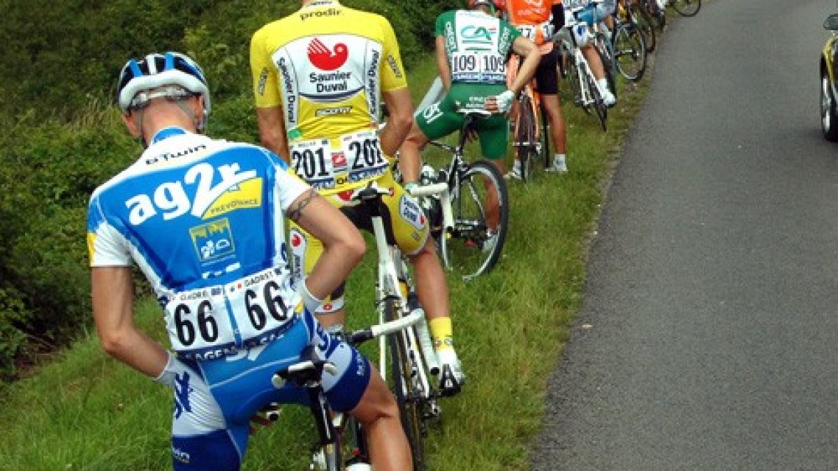 ciclist_urinat_77337000