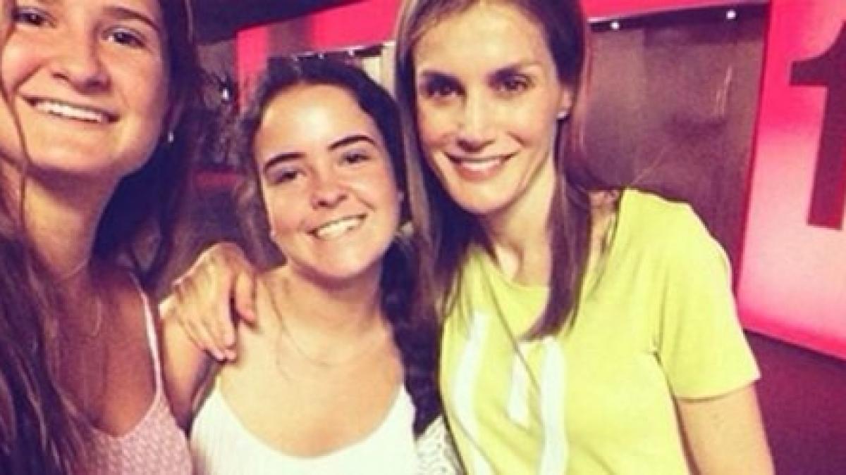 queen_letizia_selfie_61257000