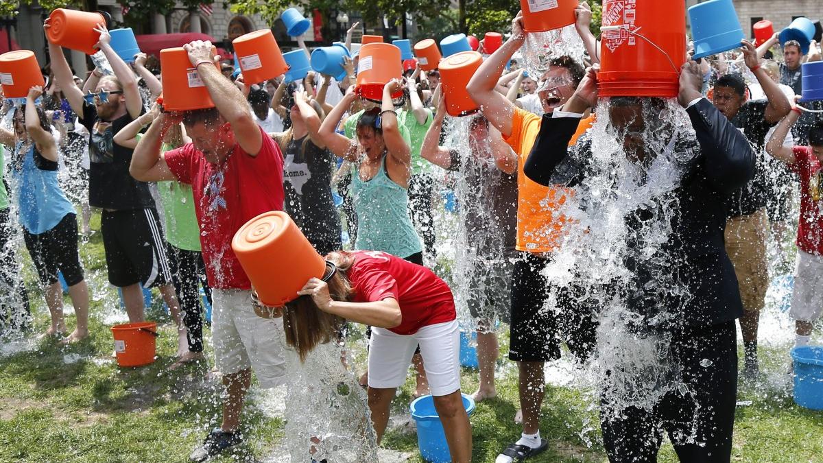 ice_bucket_challenge_44065500