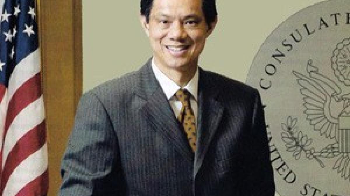 hoyt_yee_4x3_70833600