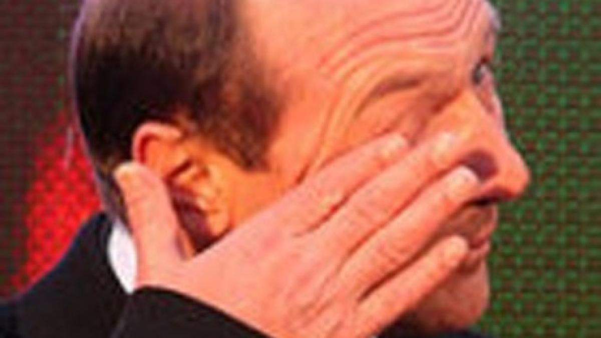 traian_basescu_plange_03365400