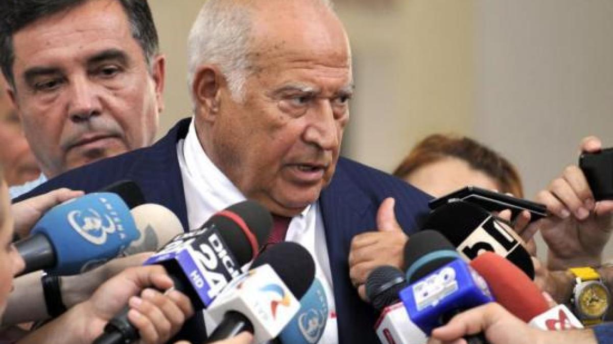dan_voiculescu_regimul_lui_basescu_este_ingenuncheat_si_infrant_in_fata_istoriei_276391_47853200