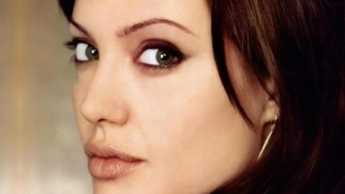 angelina-jolie-s-butt