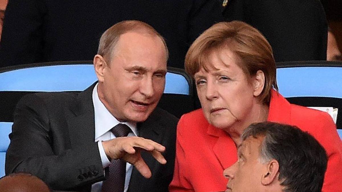 orban_putin_merkel_11080100