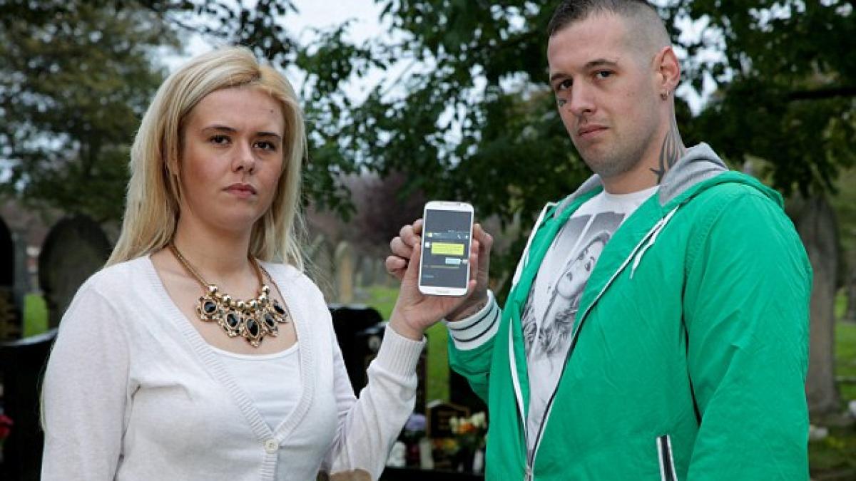 soc_familie_telefon_77503200