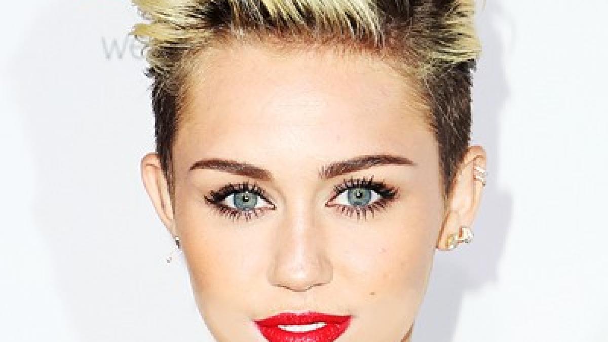 2013_miley_cyrus_89889200