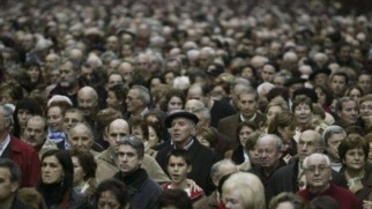 oameni-pe-strada-recensamant