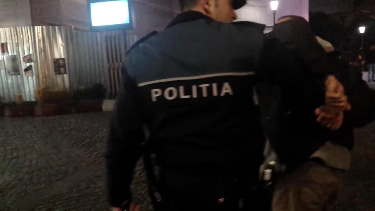 politie_jurnalist_batut_16069000