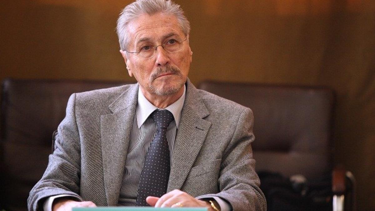 emil_constantinescu_38924500