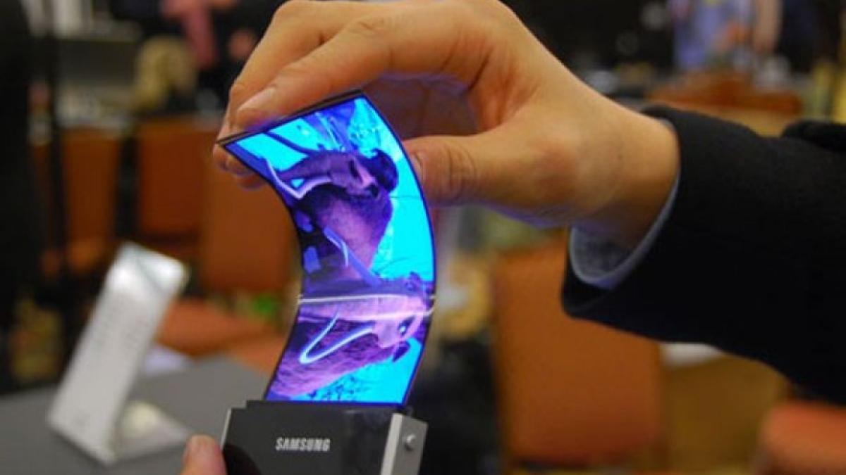 samsung_foldable_display_cover_79740400