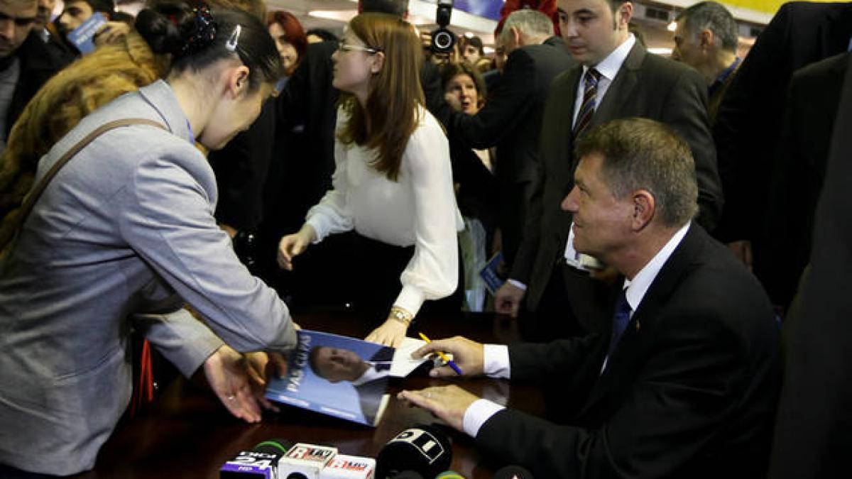 iohannis_carte_04714500