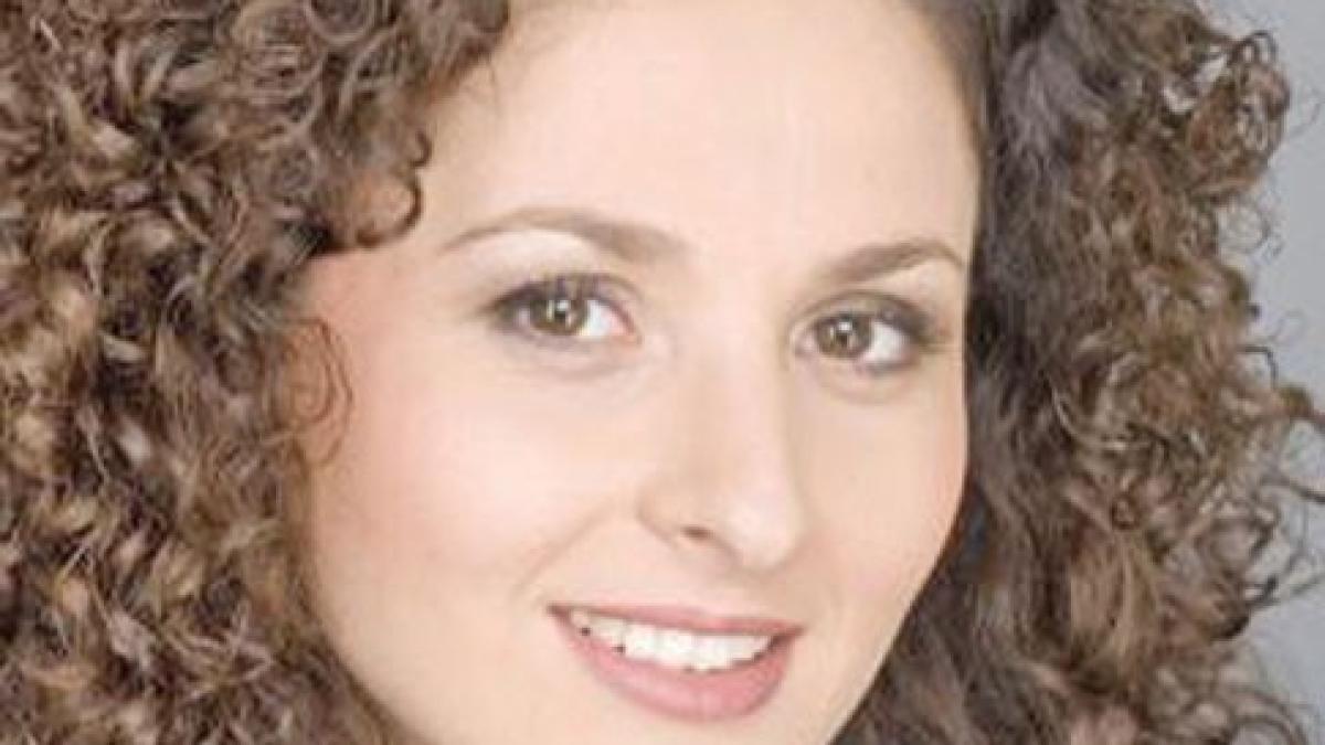 adriana_titieni_08041000