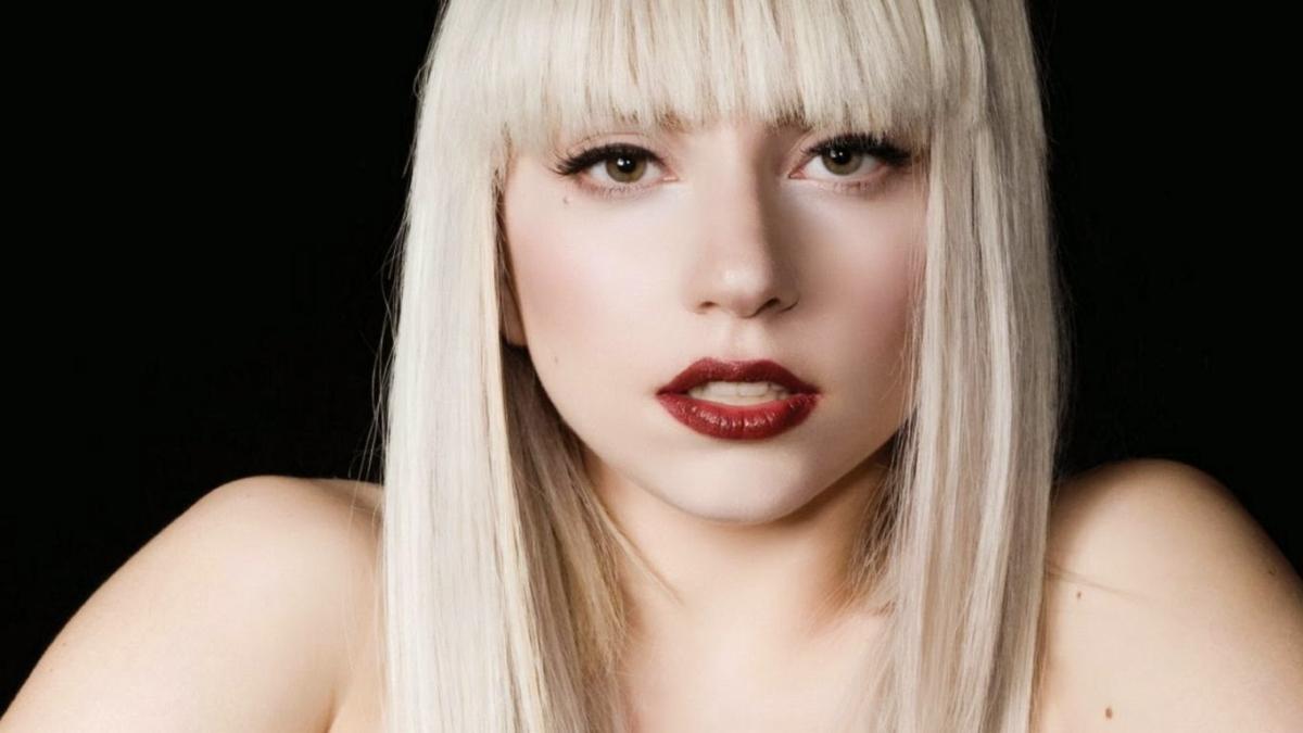 lady_gaga_beautiful_lips_25767600