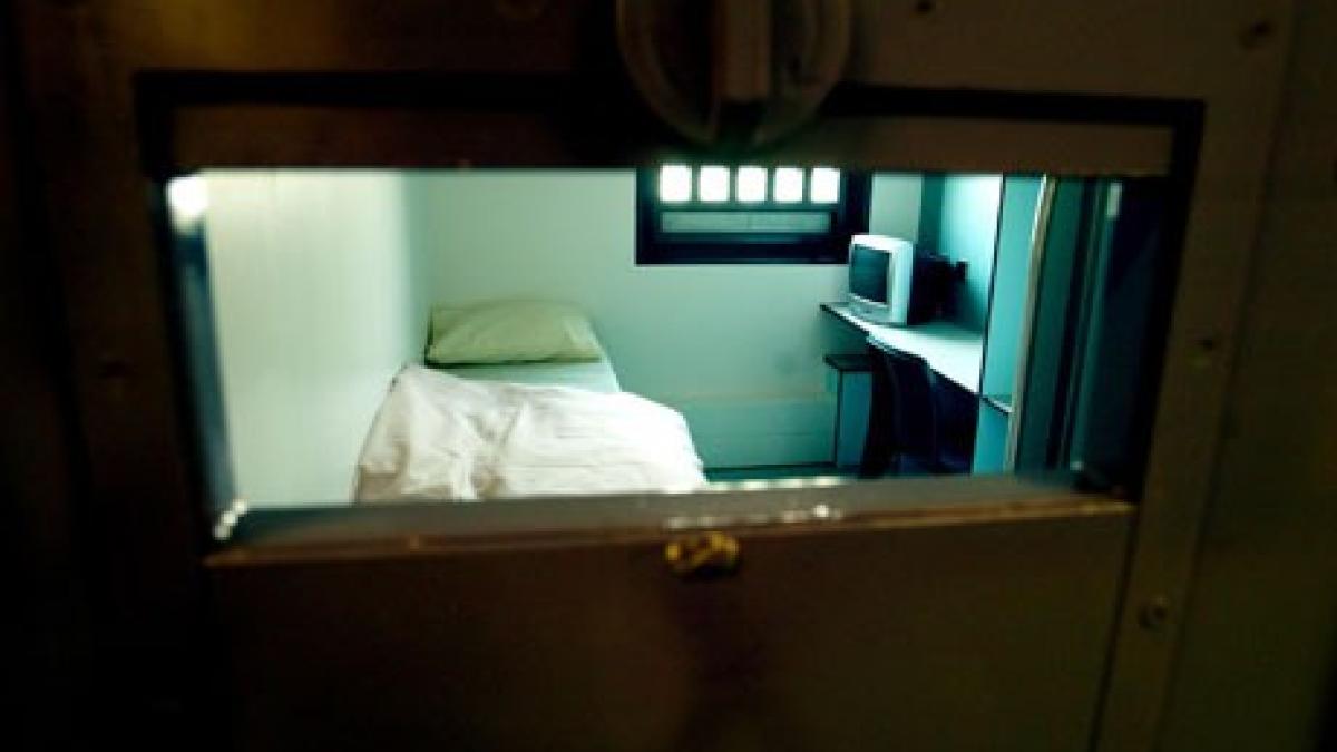 hmp_bronzefield_womens_pr_008_87340300