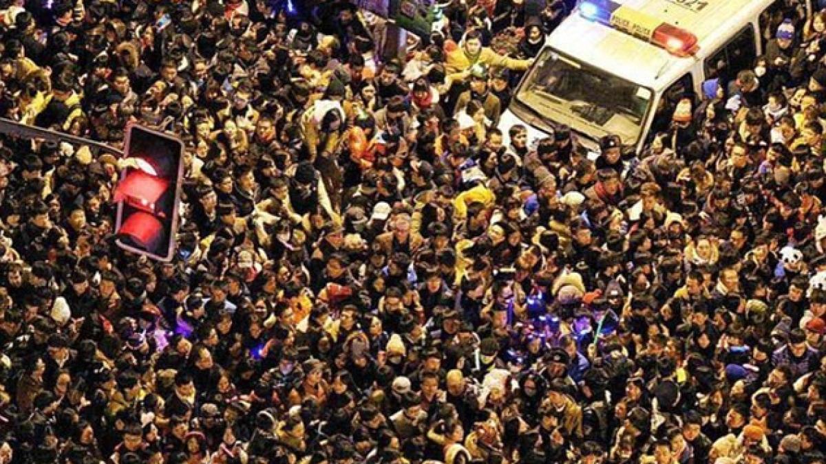 anul nou 2015 35 de persoane ucise intr o busculada la shanghai