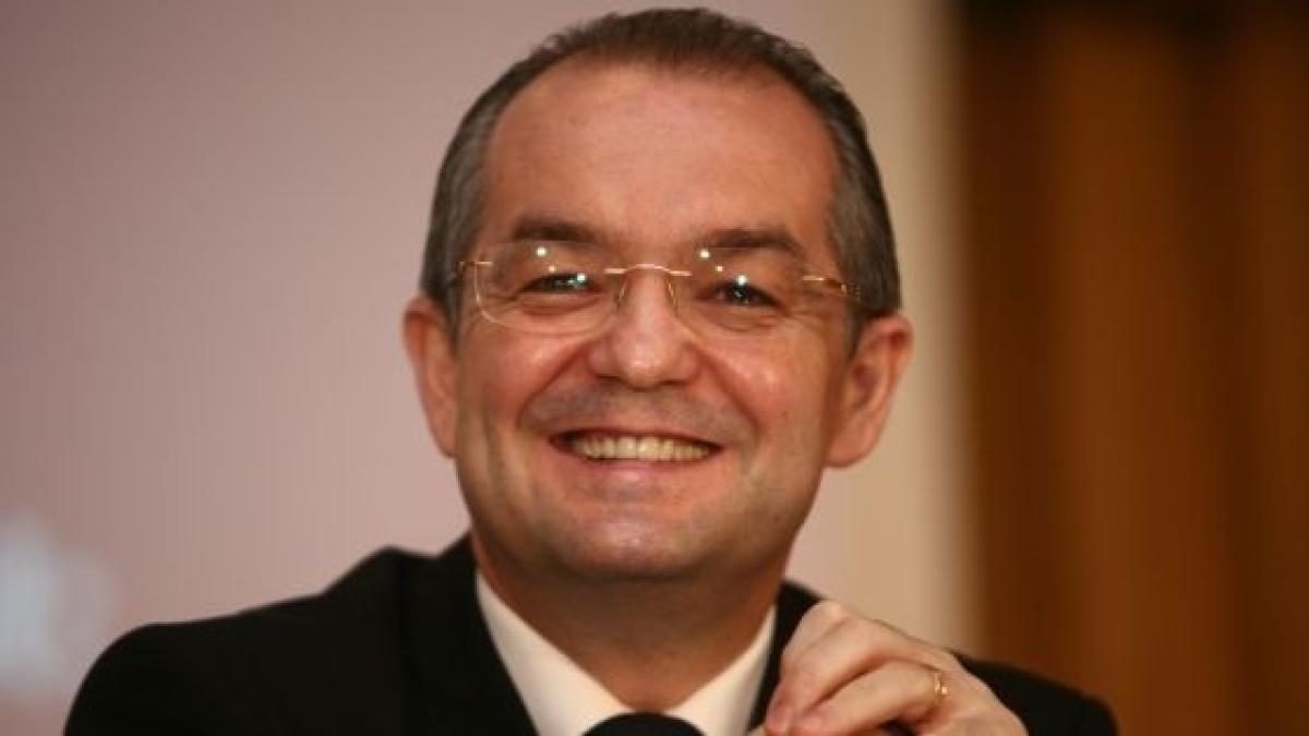 emil boc a cantat din melodiile forma iilor care vor concerta la cluj video