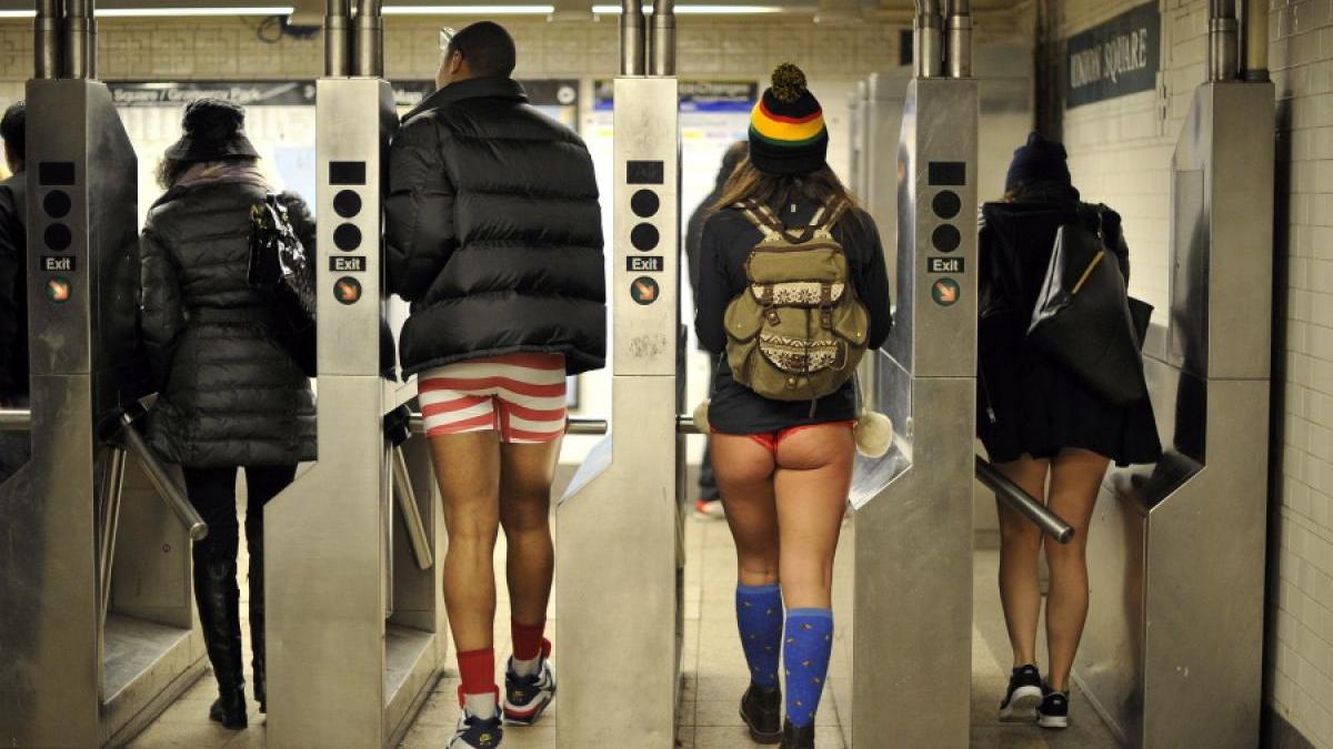 no_pants_subway_ride_new_york_city_89312400